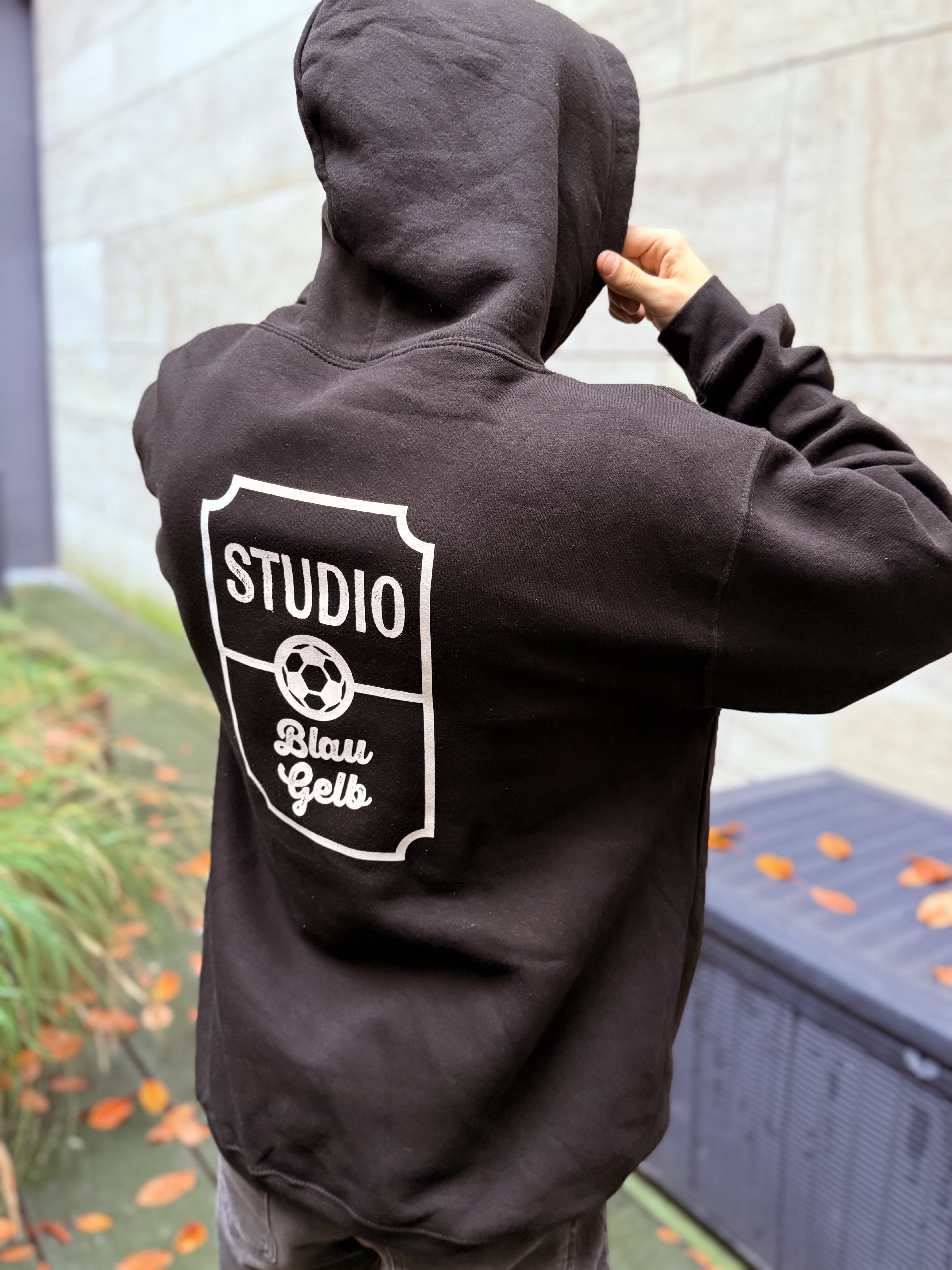 Premium unisex Hoodie „Studio Blau Gelb“ inkl. Magazin „Der Tempel“ 100 Jahre Eintracht-Stadion