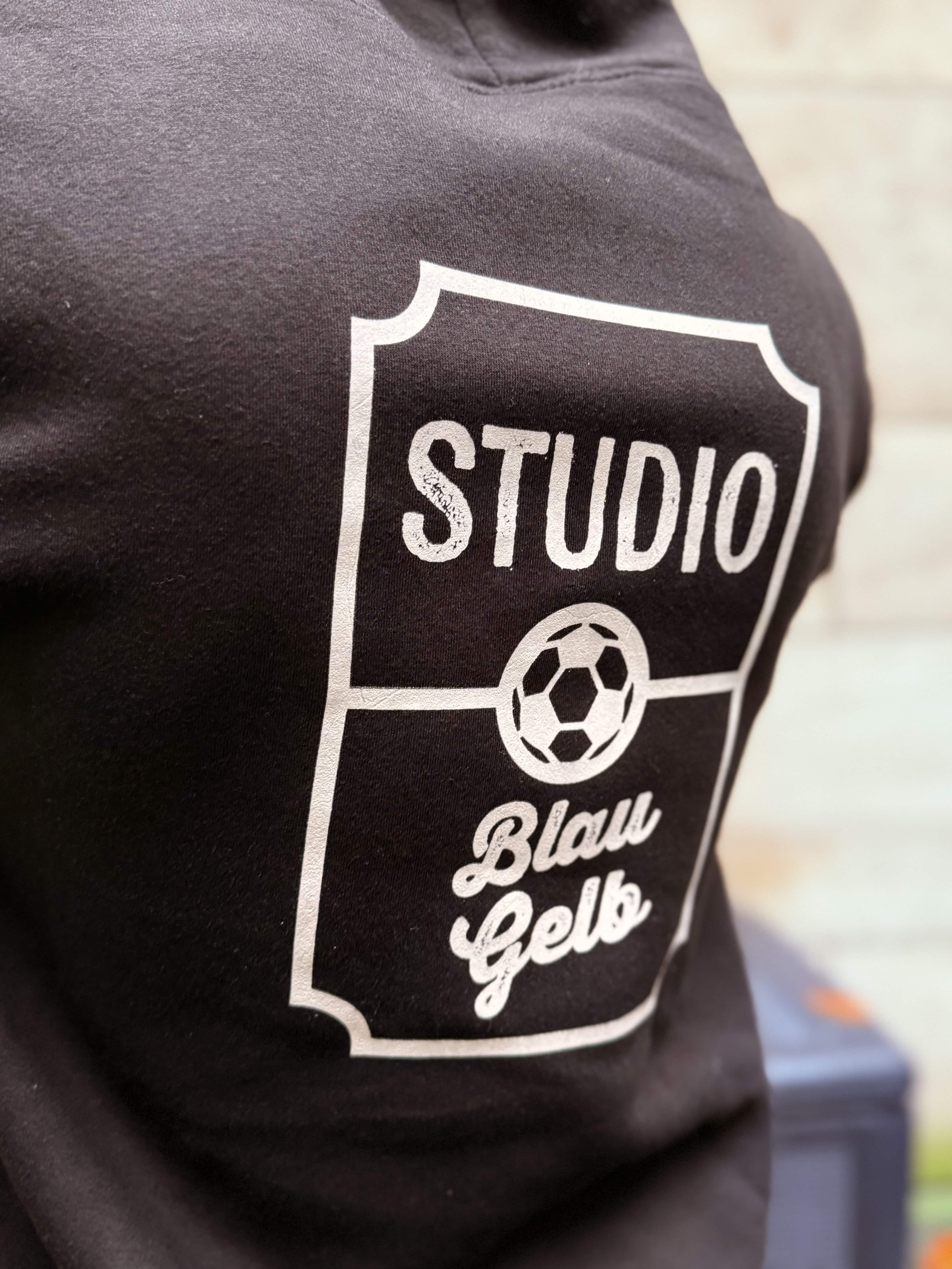 Premium unisex Hoodie „Studio Blau Gelb“ inkl. Magazin „Der Tempel“ 100 Jahre Eintracht-Stadion